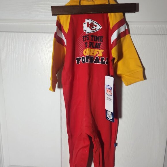 Kansas City Chiefs Gerber onesie, 6-9 months old Baby - Picture 3 of 6